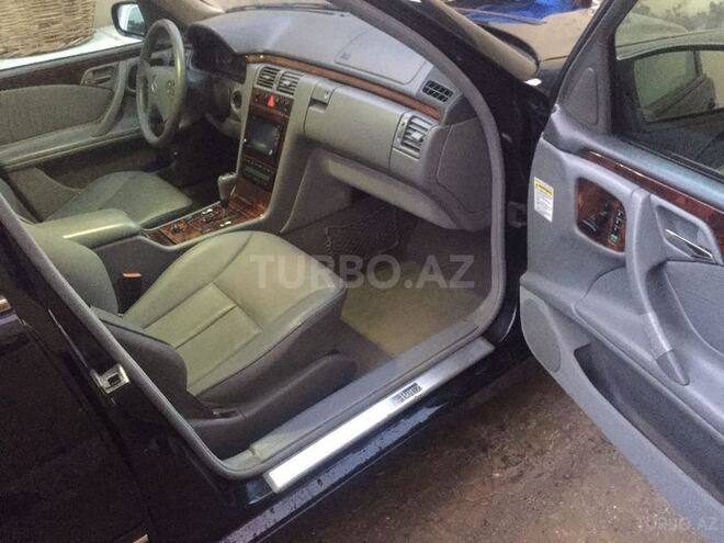 Mercedes E 320 2000, 284,000 km - 3.2 l - Bakı