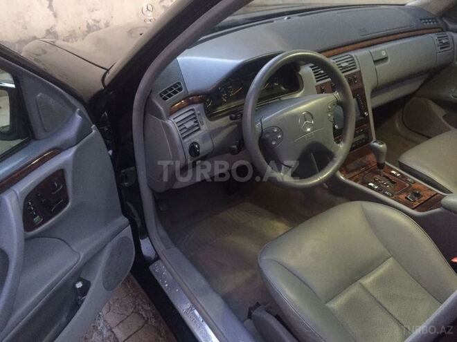 Mercedes E 320 2000, 284,000 km - 3.2 l - Bakı