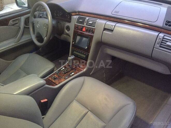 Mercedes E 320 2000, 284,000 km - 3.2 l - Bakı
