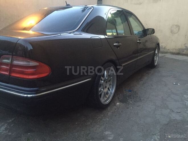 Mercedes E 320 2000, 284,000 km - 3.2 l - Bakı