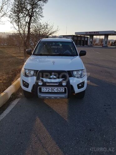 Mitsubishi L200 2011, 129,000 km - 0.3 l - Naxçıvan