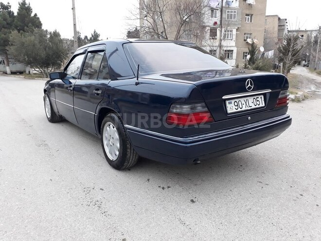 Mercedes E 200 1993, 378,000 km - 2.0 l - Sumqayıt