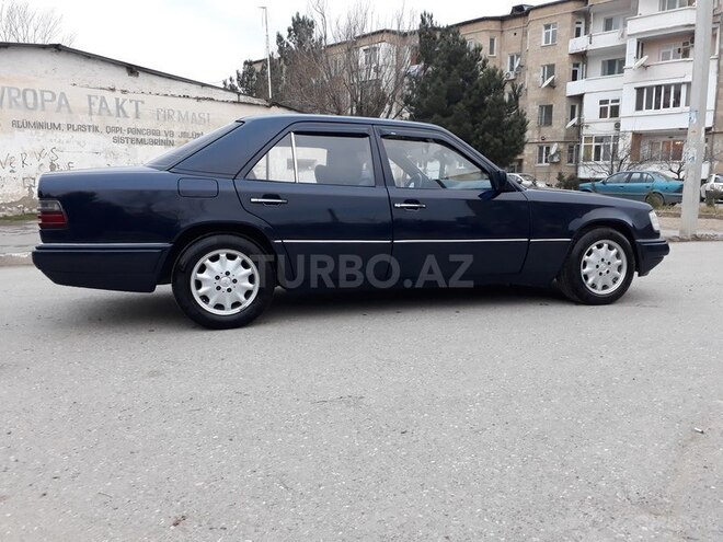 Mercedes E 200 1993, 378,000 km - 2.0 l - Sumqayıt