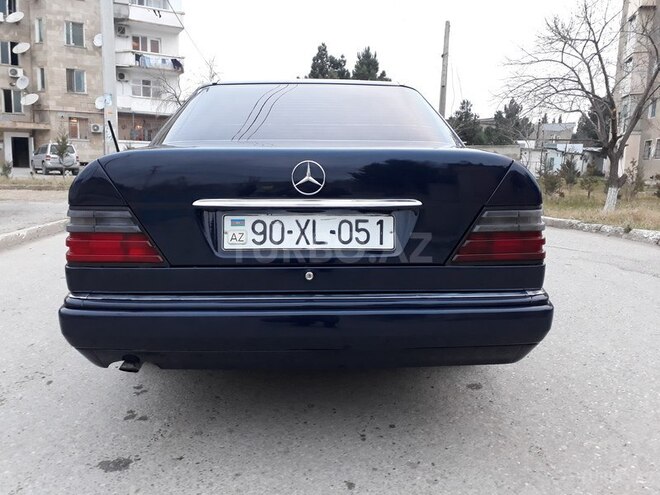 Mercedes E 200 1993, 378,000 km - 2.0 l - Sumqayıt