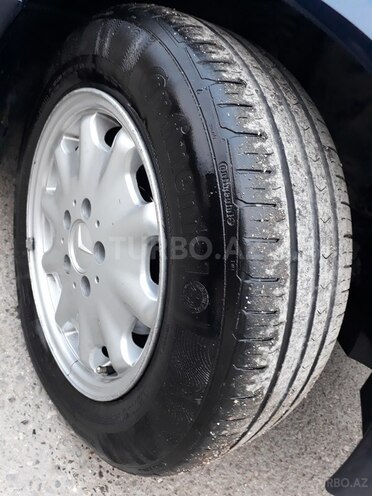 Mercedes E 200 1993, 378,000 km - 2.0 l - Sumqayıt