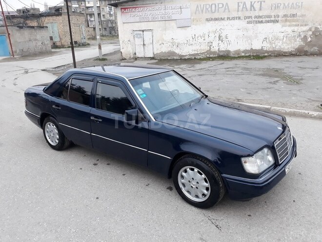 Mercedes E 200 1993, 378,000 km - 2.0 l - Sumqayıt