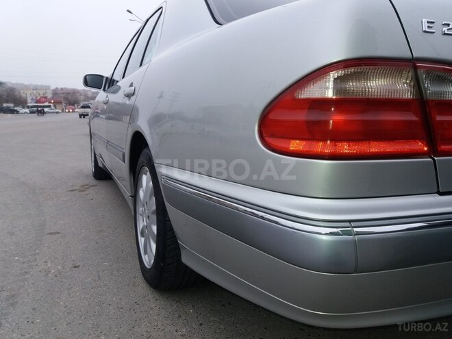 Mercedes E 240 2001, 180,000 km - 2.4 l - Bakı
