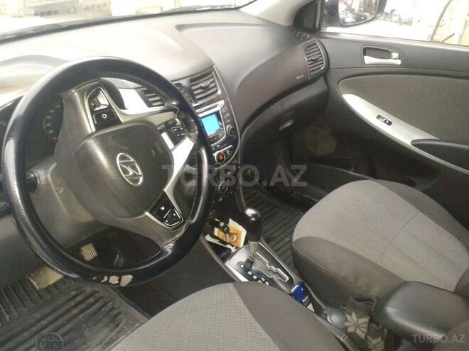 Hyundai Accent 2013, 280,000 km - 1.6 l - Bakı