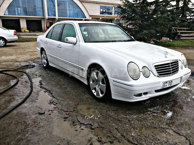 Mercedes E 240 2001, 178,000 km - 2.6 l - Bakı