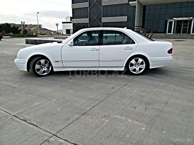 Mercedes E 240 2001, 178,000 km - 2.6 l - Bakı