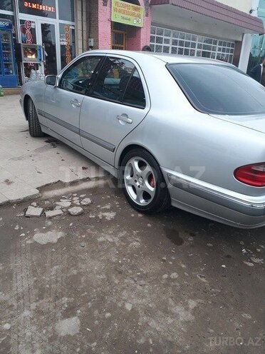 Mercedes E 220 2000, 349,000 km - 2.2 l - Ağstafa