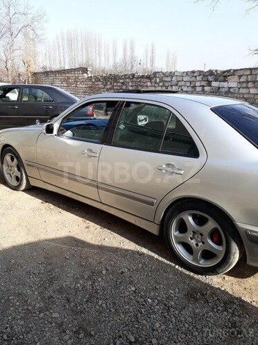 Mercedes E 220 2000, 349,000 km - 2.2 l - Ağstafa