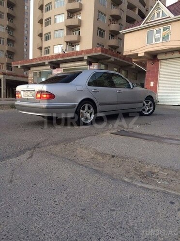 Mercedes E 220 2000, 349,000 km - 2.2 l - Ağstafa