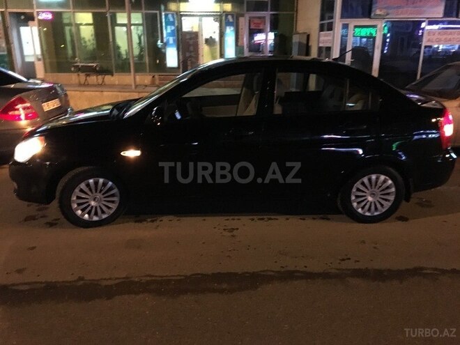 Hyundai Accent 2009, 130,000 km - 1.4 l - Quba