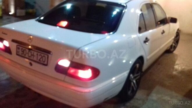 Mercedes E 220 1997, 300,000 km - 2.2 l - Bakı
