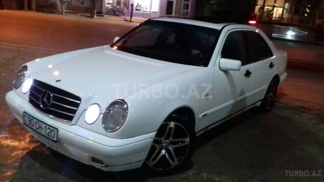 Mercedes E 220 1997, 300,000 km - 2.2 l - Bakı