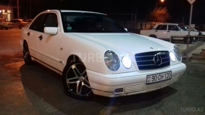 Mercedes E 220 1997, 300,000 km - 2.2 l - Bakı