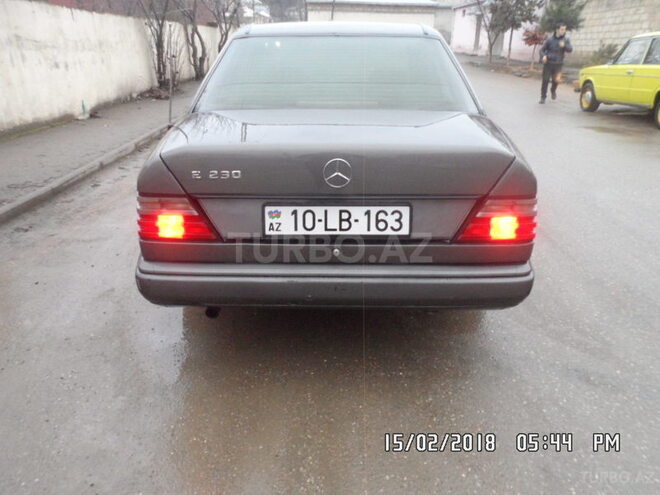 Mercedes E 200 1990, 350,000 km - 2.0 l - Quba