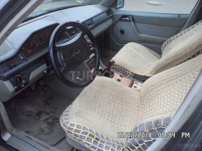 Mercedes E 200 1990, 350,000 km - 2.0 l - Quba