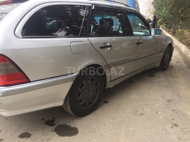 Mercedes C 220 1999, 400,000 km - 2.2 l - Yevlax