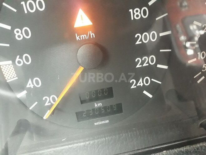 Mercedes C 200 1995, 230,509 km - 2.0 l - Şəki