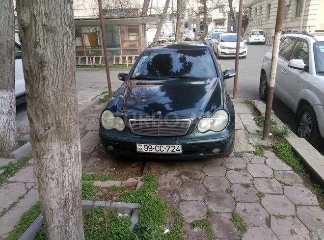 Mercedes C 220 2001, 343,000 km - 2.2 l - Bakı