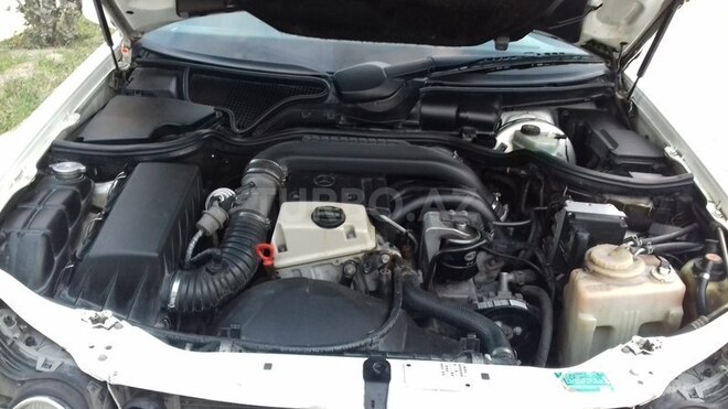Mercedes E 220 1997, 326,000 km - 2.2 l - Bakı