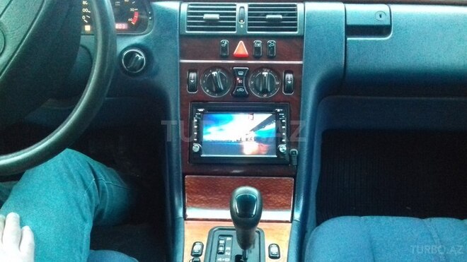 Mercedes E 220 1997, 326,000 km - 2.2 l - Bakı