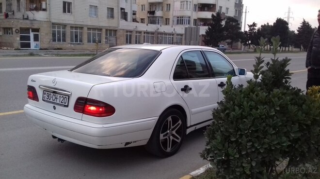 Mercedes E 220 1997, 326,000 km - 2.2 l - Bakı