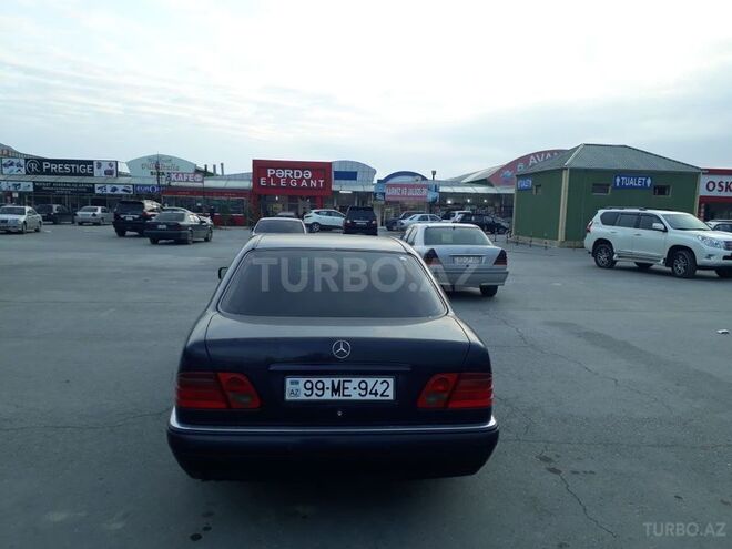 Mercedes E 240 1998, 243,000 km - 2.4 l - Bakı