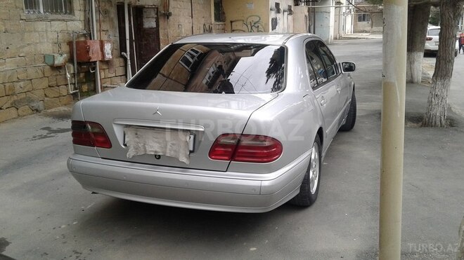 Mercedes E 220 2001, 312,821 km - 2.0 l - Bakı