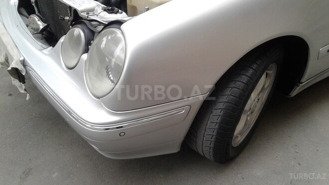 Mercedes E 220 2001, 312,821 km - 2.0 l - Bakı