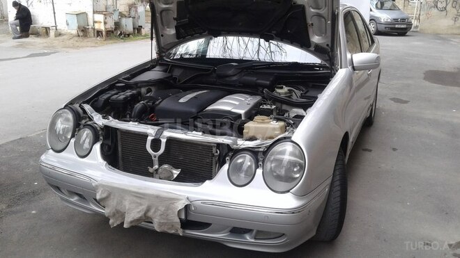 Mercedes E 220 2001, 312,821 km - 2.0 l - Bakı
