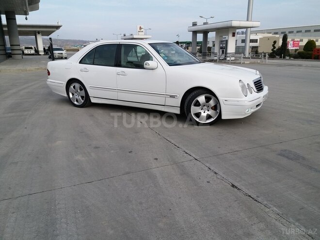 Mercedes E 240 2001, 198,000 km - 2.4 l - Bakı