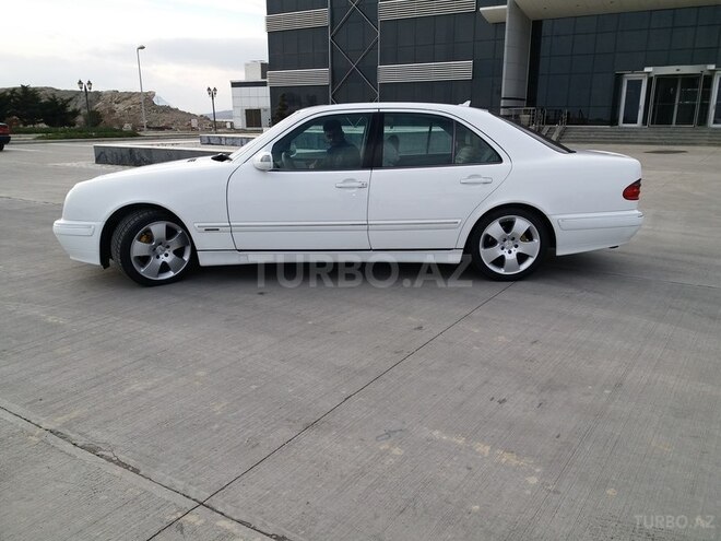 Mercedes E 240 2001, 198,000 km - 2.4 l - Bakı