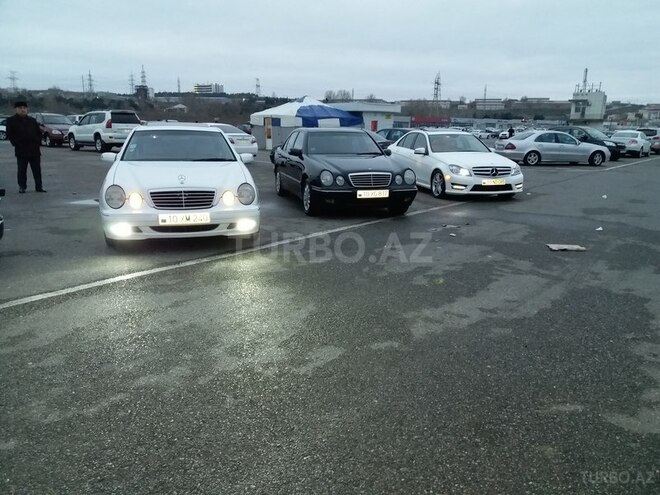 Mercedes E 240 2001, 198,000 km - 2.4 l - Bakı