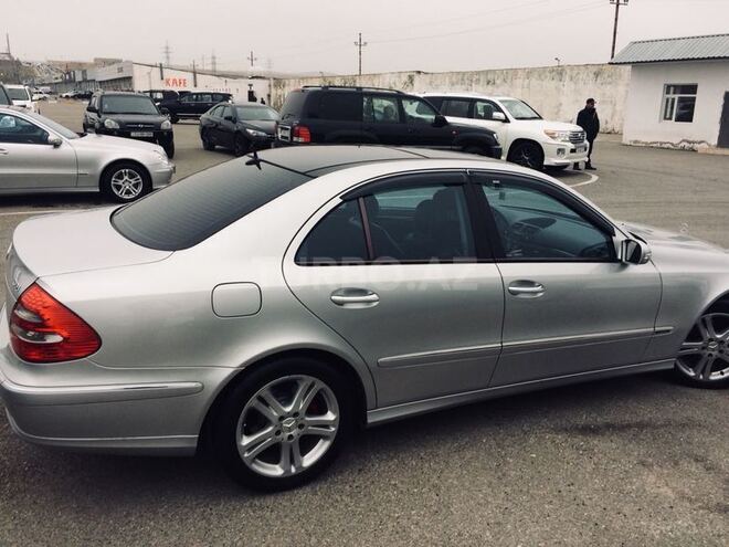 Mercedes E 270 2003, 167,408 km - 2.7 л - Bakı