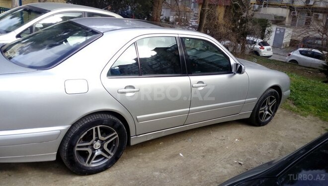 Mercedes E 200 2001, 280,000 km - 2.0 л - Bakı