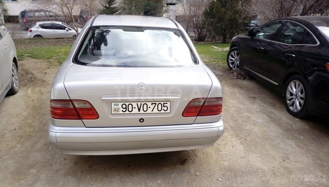 Mercedes E 200 2001, 280,000 km - 2.0 л - Bakı