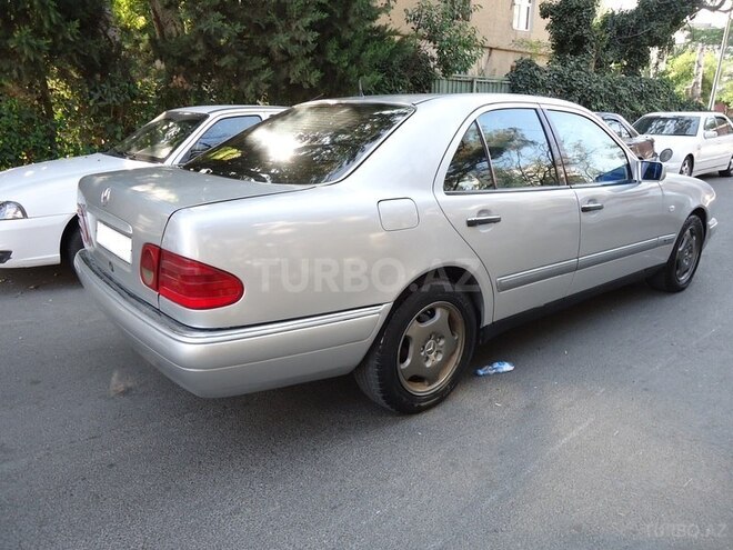 Mercedes E 220 1996, 224,677 km - 2.2 л - Bakı