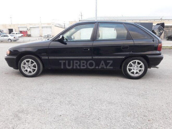 Opel Astra 1992, 340,000 km - 1.8 l - Sumqayıt