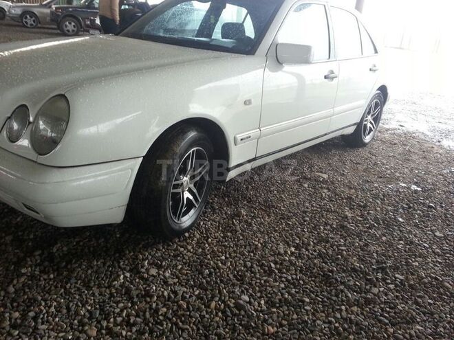Mercedes E 230 1997, 2,890,542 km - 2.4 l - Gəncə