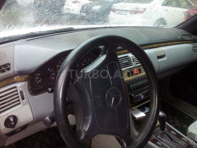 Mercedes E 230 1996, 468,587 km - 2.3 л - Bakı