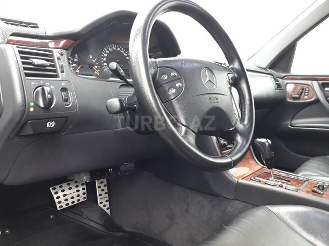 Mercedes E 240 2001, 180,000 km - 2.6 l - Masallı
