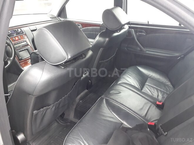 Mercedes E 240 2001, 180,000 km - 2.6 l - Masallı
