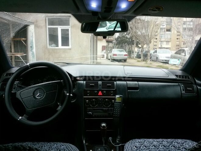 Mercedes E 230 1996, 267,000 km - 2.3 l - Bakı
