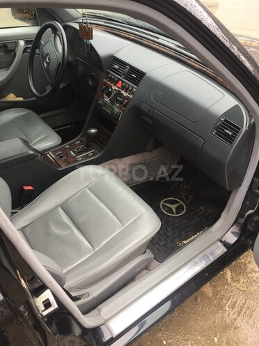 Mercedes C 230 2000, 203,000 km - 2.3 l - Bakı