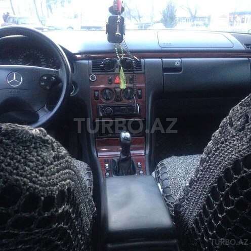 Mercedes E 200 1999, 396,236 km - 2.0 л - Zaqatala