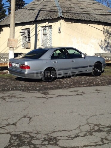 Mercedes E 200 1999, 396,236 km - 2.0 л - Zaqatala