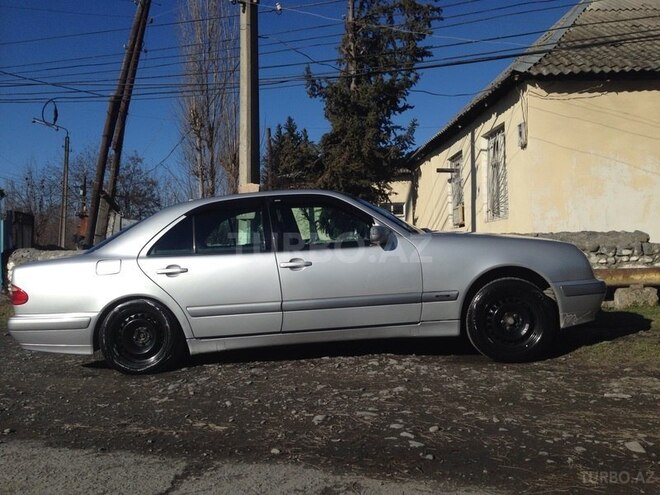 Mercedes E 200 1999, 396,236 km - 2.0 л - Zaqatala